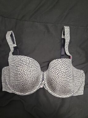 La Senza 34D Black And Pastels Bra With Pink Interior